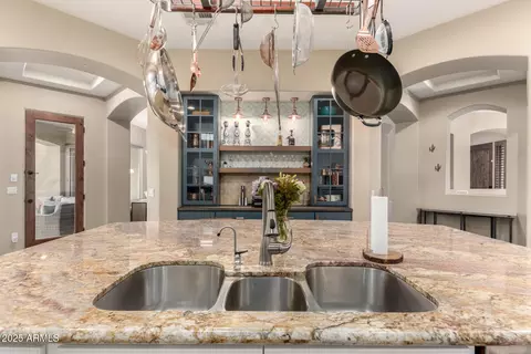 Kitchen - 2335 E Allen St, Phoenix, AZ 85042 photo 5 of 5