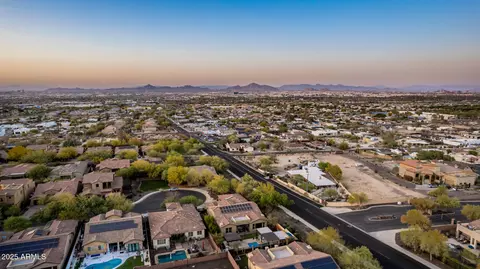 View/Area - 2335 E Allen St, Phoenix, AZ 85042 photo 9 of 10