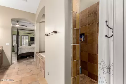 Entry Way - 2335 E Allen St, Phoenix, AZ 85042 photo 3 of 8