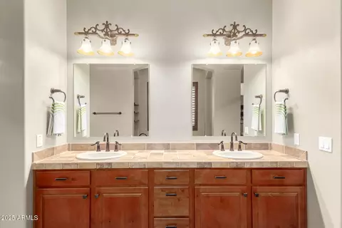 Bath - 2335 E Allen St, Phoenix, AZ 85042 photo 2 of 6