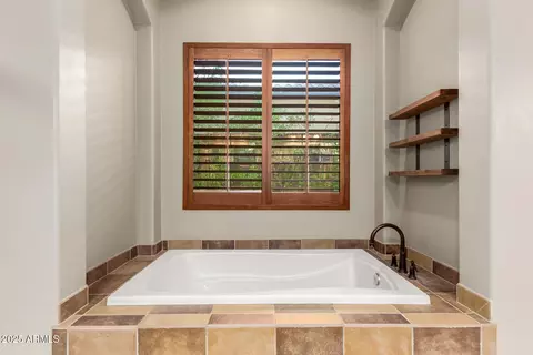 Bath - 2335 E Allen St, Phoenix, AZ 85042 photo 3 of 6