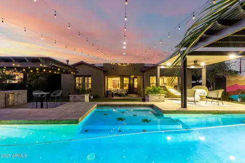 Exterior - 2335 E Allen St, Phoenix, AZ 85042 photo 11 of 18