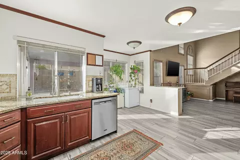 Kitchen - 4715 E Carmen St, Phoenix, AZ 85044 photo 4 of 4