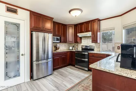 Kitchen - 4715 E Carmen St, Phoenix, AZ 85044 photo 1 of 4