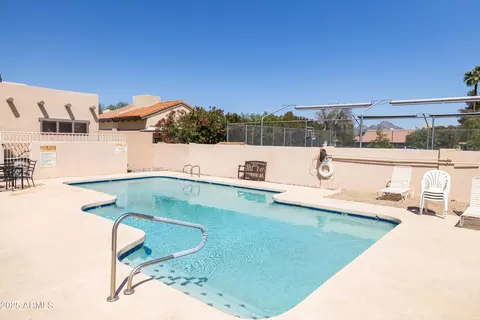 Exterior - 6526 N 13th Dr, Phoenix, AZ 85013 photo 10 of 10