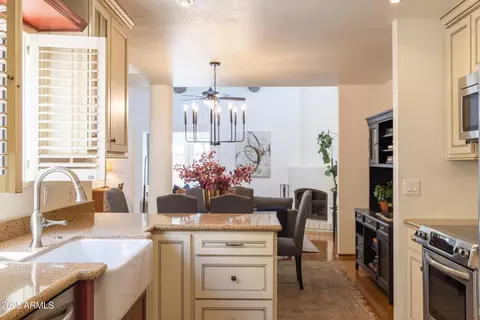 Kitchen - 6526 N 13th Dr, Phoenix, AZ 85013 photo 5 of 6