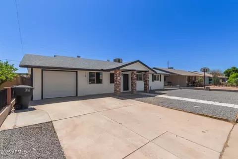 119 E Hampton Ave, Mesa, AZ 85210 photo 3