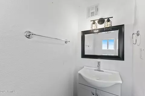 6714 N 26th Dr, Phoenix, AZ 85017 photo 10