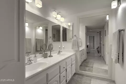 Bath - 4303 E Cactus Rd #442, Phoenix, AZ 85032 photo 1 of 3