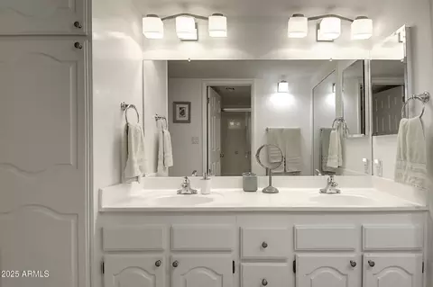 Bath - 4303 E Cactus Rd #442, Phoenix, AZ 85032 photo 3 of 3