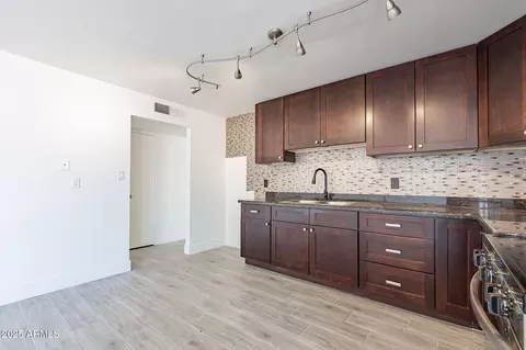 6830 W Berkeley Rd, Phoenix, AZ 85035 photo 11