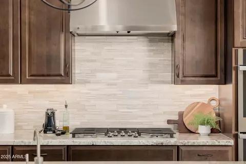 Kitchen - 2072 E Blackhawk Ct, Gilbert, AZ 85298 photo 6 of 7