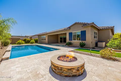 2072 E Blackhawk Ct, Gilbert, AZ 85298