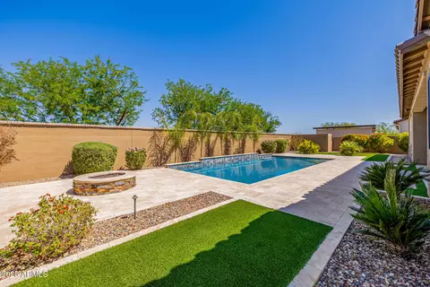 Exterior - 2072 E Blackhawk Ct, Gilbert, AZ 85298 photo 8 of 16