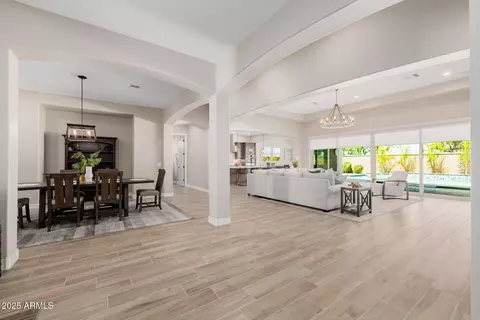 Entry Way - 2072 E Blackhawk Ct, Gilbert, AZ 85298 photo 3 of 8