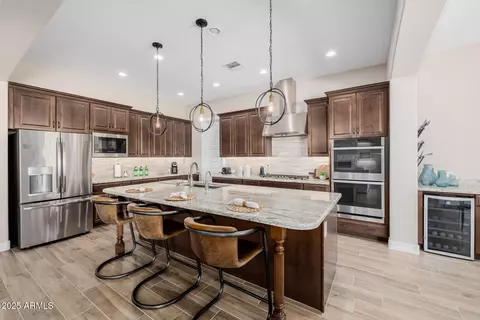Kitchen - 2072 E Blackhawk Ct, Gilbert, AZ 85298 photo 4 of 7