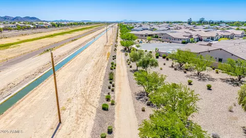 View/Area - 2072 E Blackhawk Ct, Gilbert, AZ 85298 photo 6 of 9