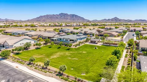 View/Area - 2072 E Blackhawk Ct, Gilbert, AZ 85298 photo 8 of 9