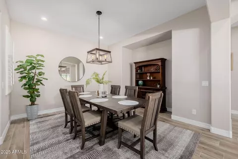 Dining - 2072 E Blackhawk Ct, Gilbert, AZ 85298 photo 3 of 4
