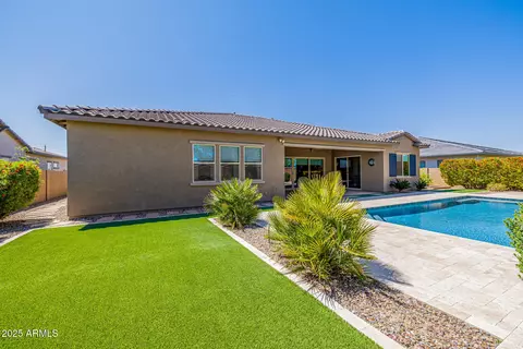Exterior - 2072 E Blackhawk Ct, Gilbert, AZ 85298 photo 5 of 16