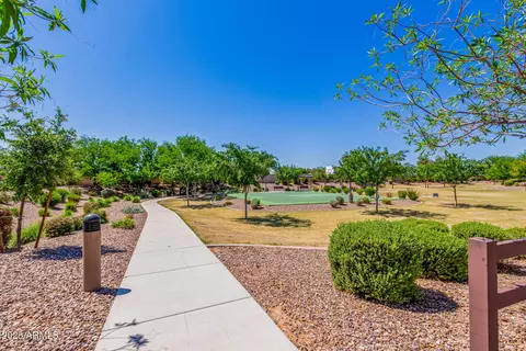 View/Area - 2072 E Blackhawk Ct, Gilbert, AZ 85298 photo 4 of 9