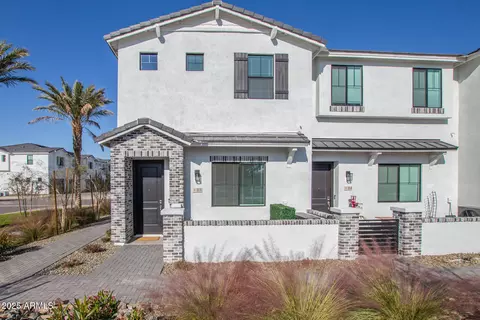 669 E Scenic St, Apache Junction, AZ 85119