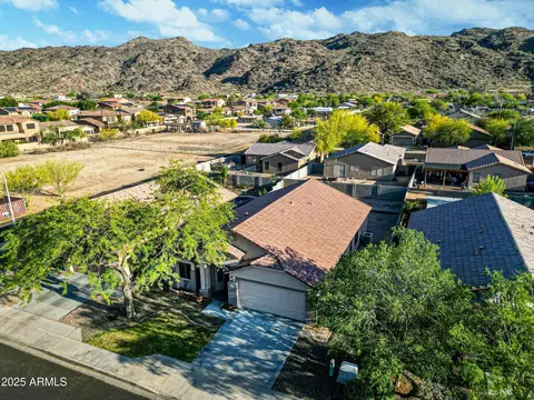 View/Area - 2021 E Caldwell St, Phoenix, AZ 85042 photo 2 of 3