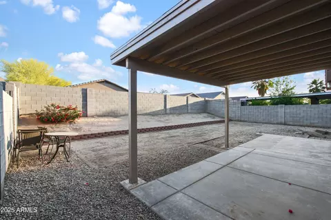 Exterior - 2021 E Caldwell St, Phoenix, AZ 85042 photo 5 of 6