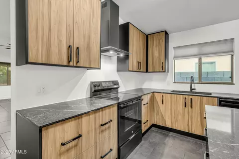 Kitchen - 2021 E Caldwell St, Phoenix, AZ 85042 photo 2 of 3