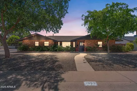 2885 E North Ln, Phoenix, AZ 85028