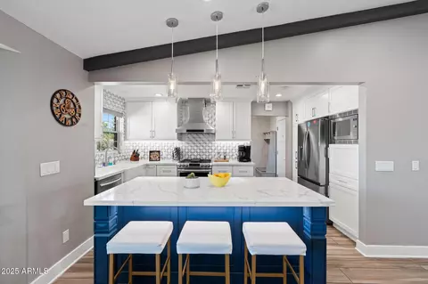 Kitchen - 2885 E North Ln, Phoenix, AZ 85028 photo 1 of 7