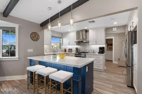 Kitchen - 2885 E North Ln, Phoenix, AZ 85028 photo 6 of 7
