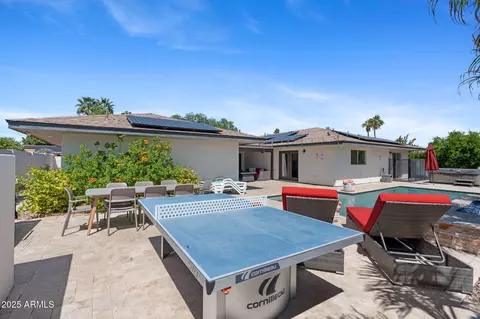 Exterior - 2885 E North Ln, Phoenix, AZ 85028 photo 5 of 12