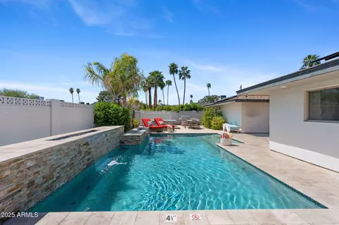Exterior - 2885 E North Ln, Phoenix, AZ 85028 photo 7 of 12