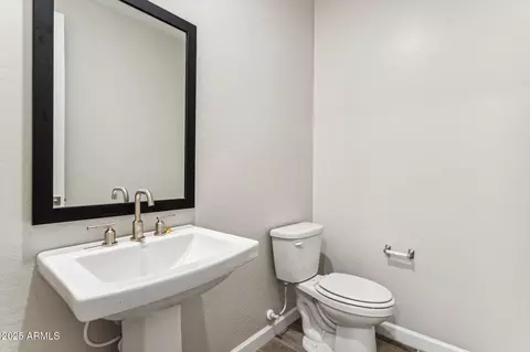Bath - 5828 E Covey Ln, Phoenix, AZ 85054 photo 1 of 5