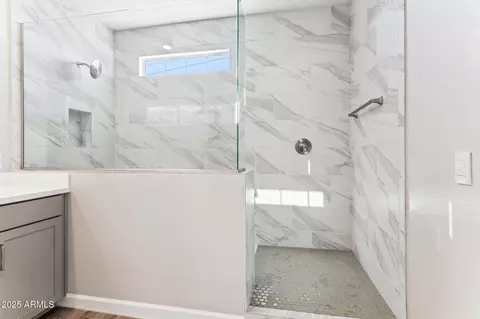 Bath - 5828 E Covey Ln, Phoenix, AZ 85054 photo 3 of 5