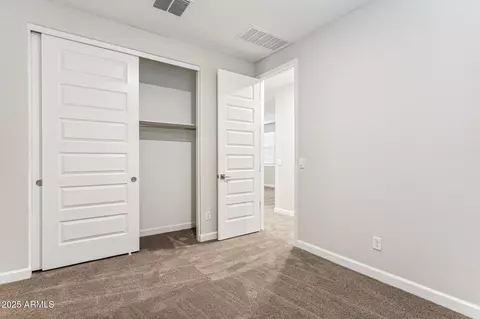 Bedroom - 5828 E Covey Ln, Phoenix, AZ 85054 photo 1 of 2