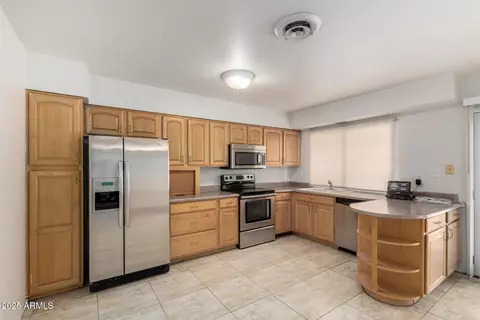 3828 W Crocus Dr, Phoenix, AZ 85053 photo 10