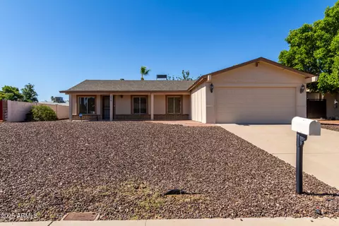 3828 W Crocus Dr, Phoenix, AZ 85053 photo 2