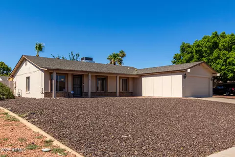 3828 W Crocus Dr, Phoenix, AZ 85053 photo 5