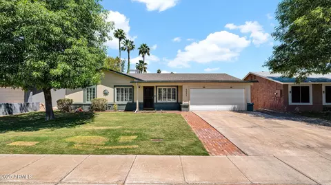 4034 E Aster Dr, Phoenix, AZ 85032