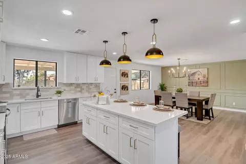 736 N Meadows Dr, Chandler, AZ 85224
