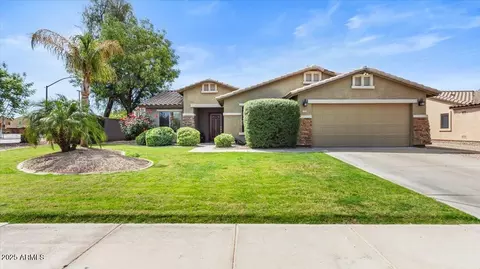 2585 E Morgan Dr, Gilbert, AZ 85295 photo 3