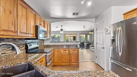 2585 E Morgan Dr, Gilbert, AZ 85295 photo 11