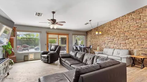 2585 E Morgan Dr, Gilbert, AZ 85295 photo 12