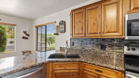 2585 E Morgan Dr, Gilbert, AZ 85295 photo 9