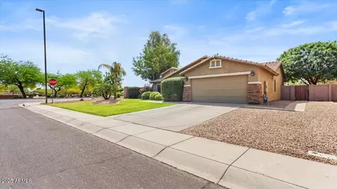 2585 E Morgan Dr, Gilbert, AZ 85295 photo 4