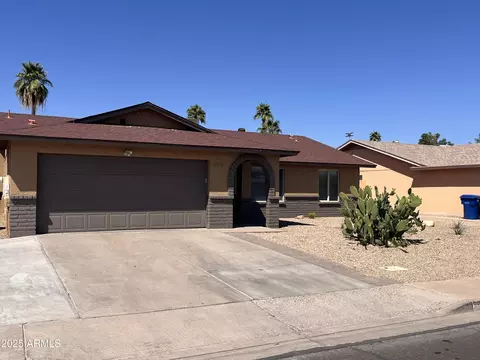 Exterior - 2130 W Devonshire St, Mesa, AZ 85201 photo 2 of 7