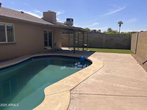 Exterior - 2130 W Devonshire St, Mesa, AZ 85201 photo 5 of 7