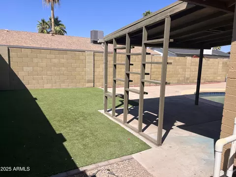 Exterior - 2130 W Devonshire St, Mesa, AZ 85201 photo 7 of 7